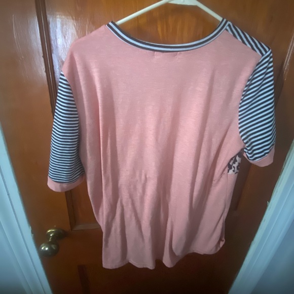 Color block pattern, Large/fits like a medium - Picture 2 of 2